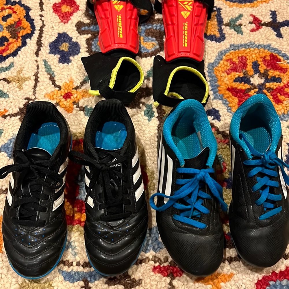 LOT 2.5 Adidas soccer cleat and turf shoe WITH shin guards